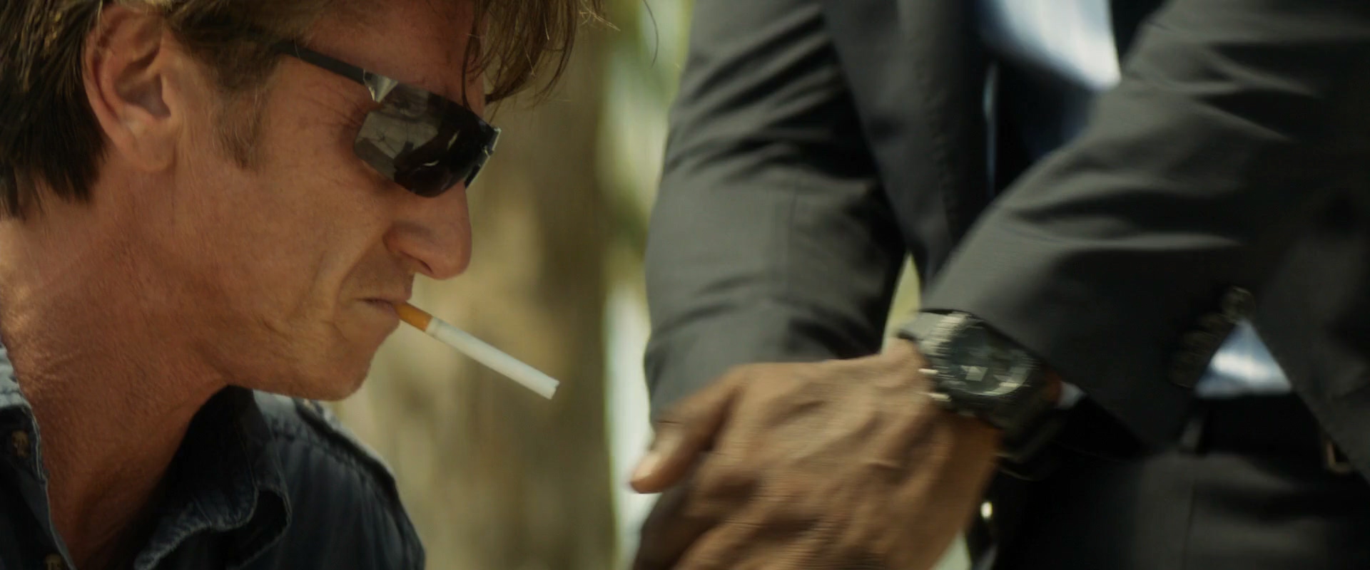 使命召唤The.Gunman.2015.1080p.BluRay.H264.AAC-hclg.mkv_20250301_131442.853.jpg