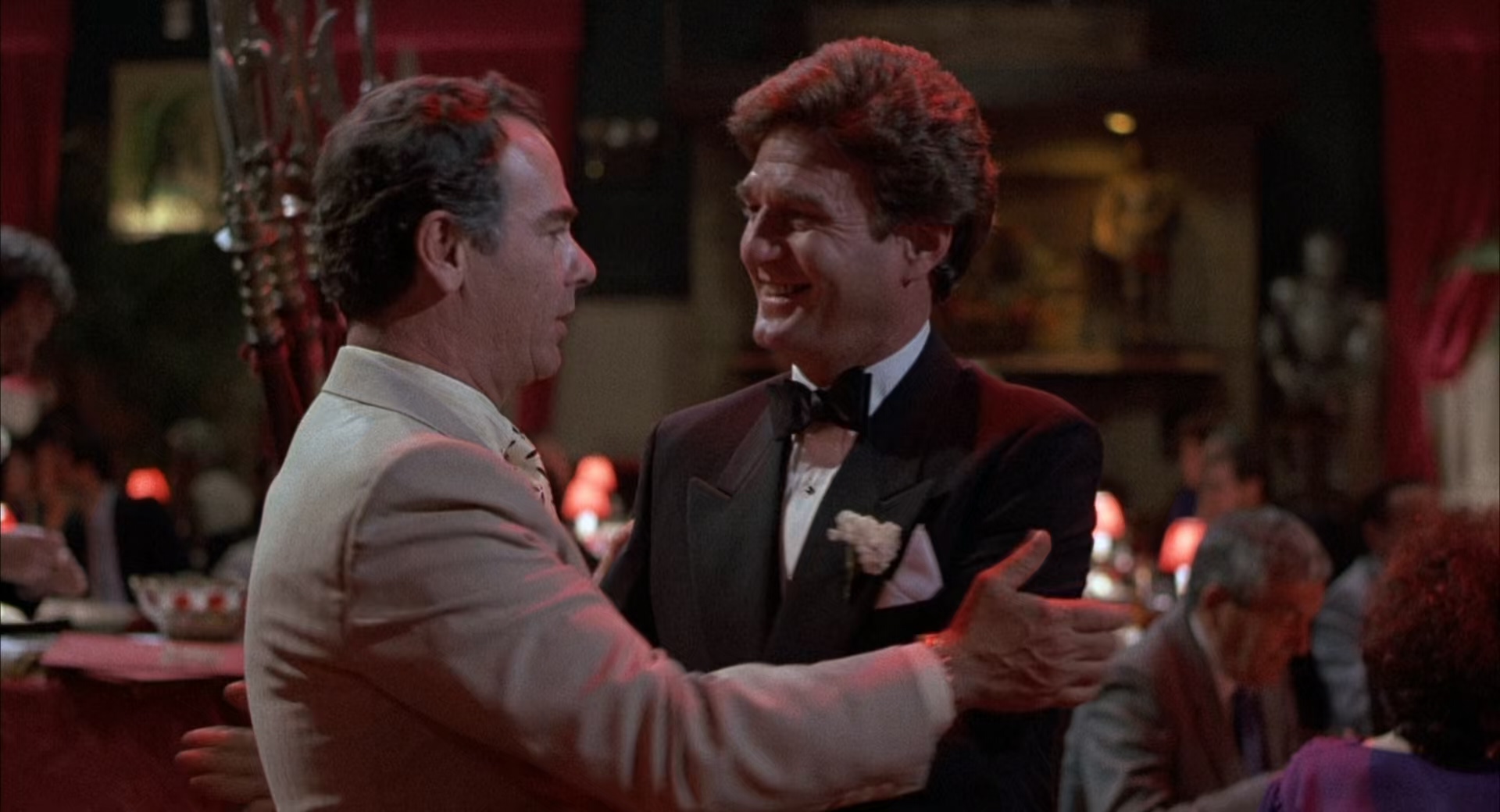 嫁入黑帮.Married.to.the.Mob.1988.1080p.BluRay.x265.国英双语无字.mkv_20250417_220.jpg