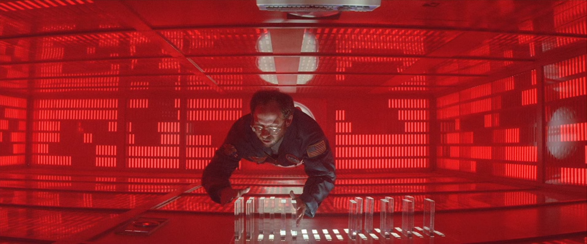 2010超时空出击.2010.The.Year.We.Make.Contact.1984.1080p.BluRay.x265.3audio-RARBG.jpg