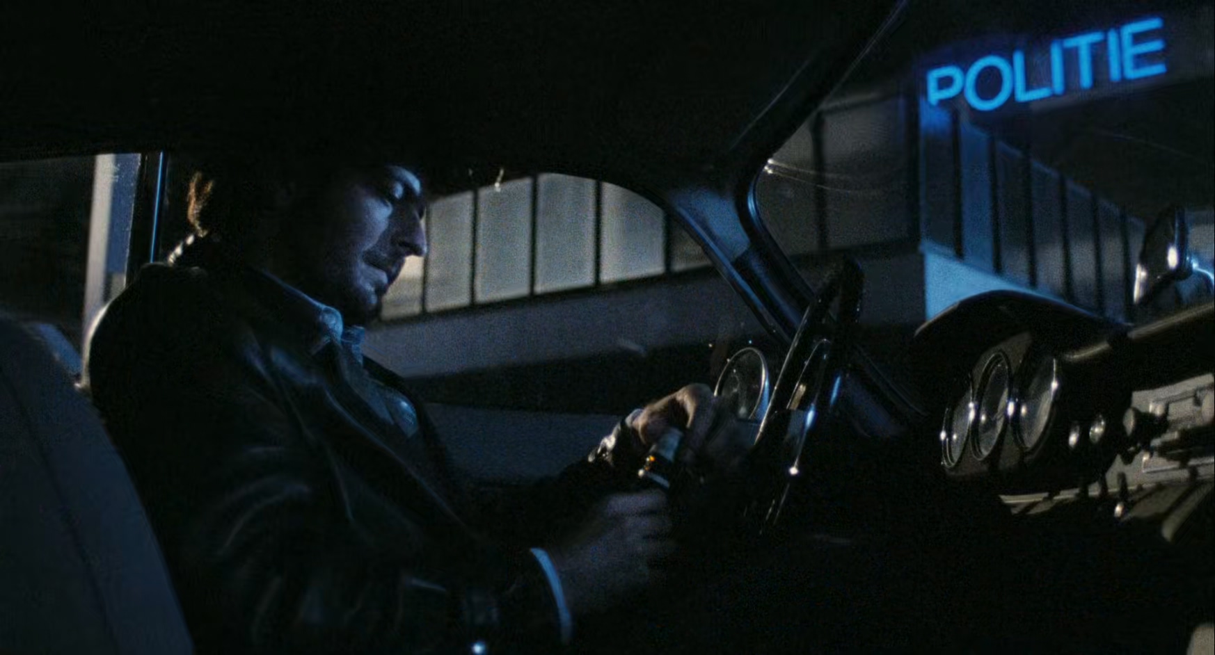 阿姆斯特丹的水鬼.Amsterdamned.1988.1080p.BluRay.x265.3audio-RARBG.mkv_20250427_1.jpg