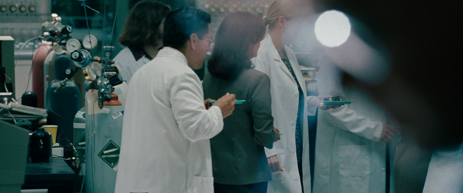 惊曝内幕.The.Insider.1999.1080p.BluRay.x265.2audio-RARBG特效字幕.mkv_20250505_10.jpg