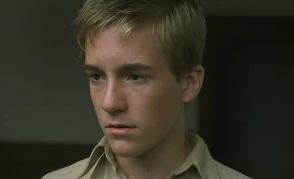 Strayed.2003.DVDRip.XviD-WRD.avi_20250510_003246.546.jpg