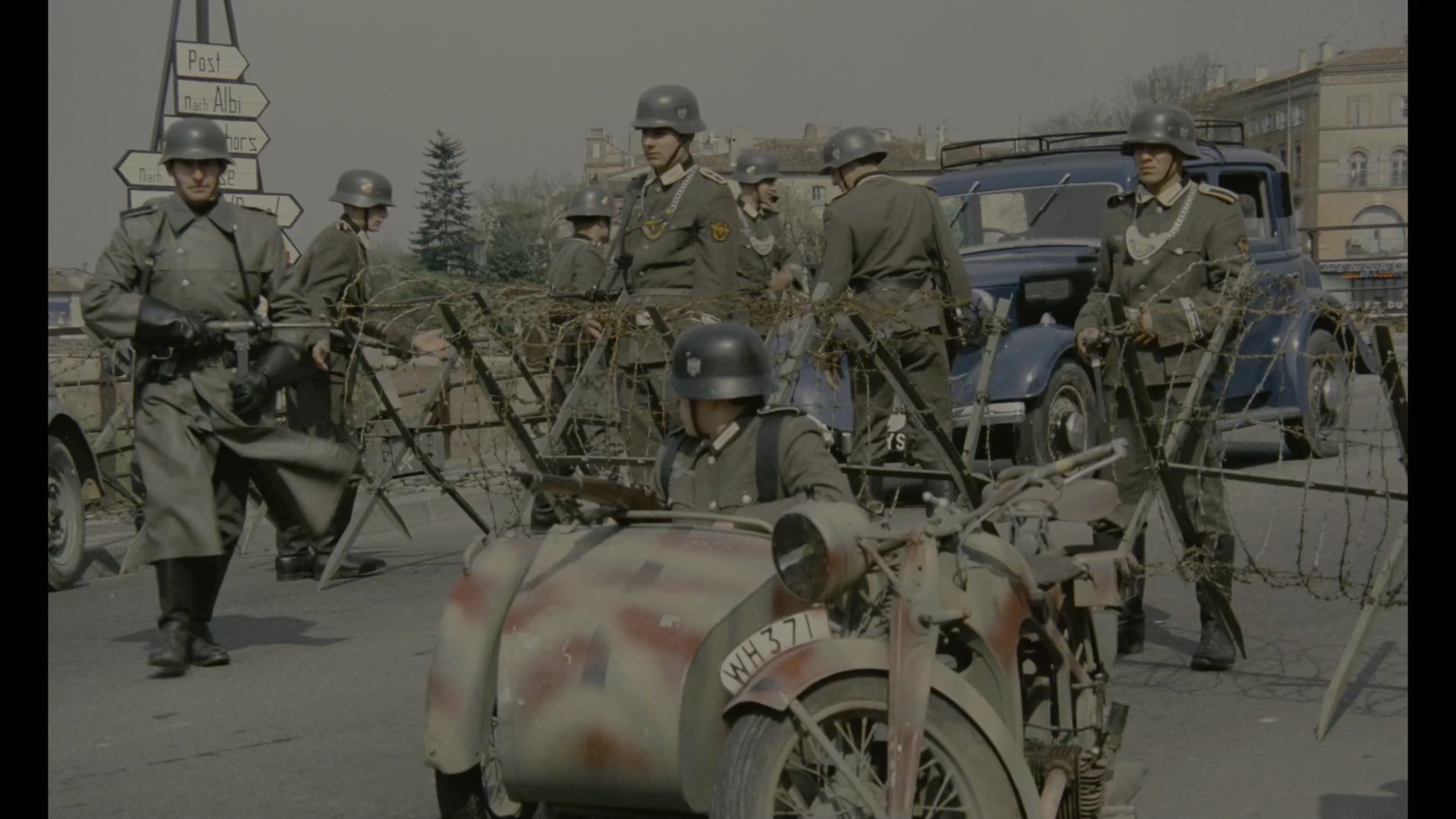 [www.domp4.cc]老q.1975.BD1080p.国英双语中字.mp4_20250511_133256.255.jpg