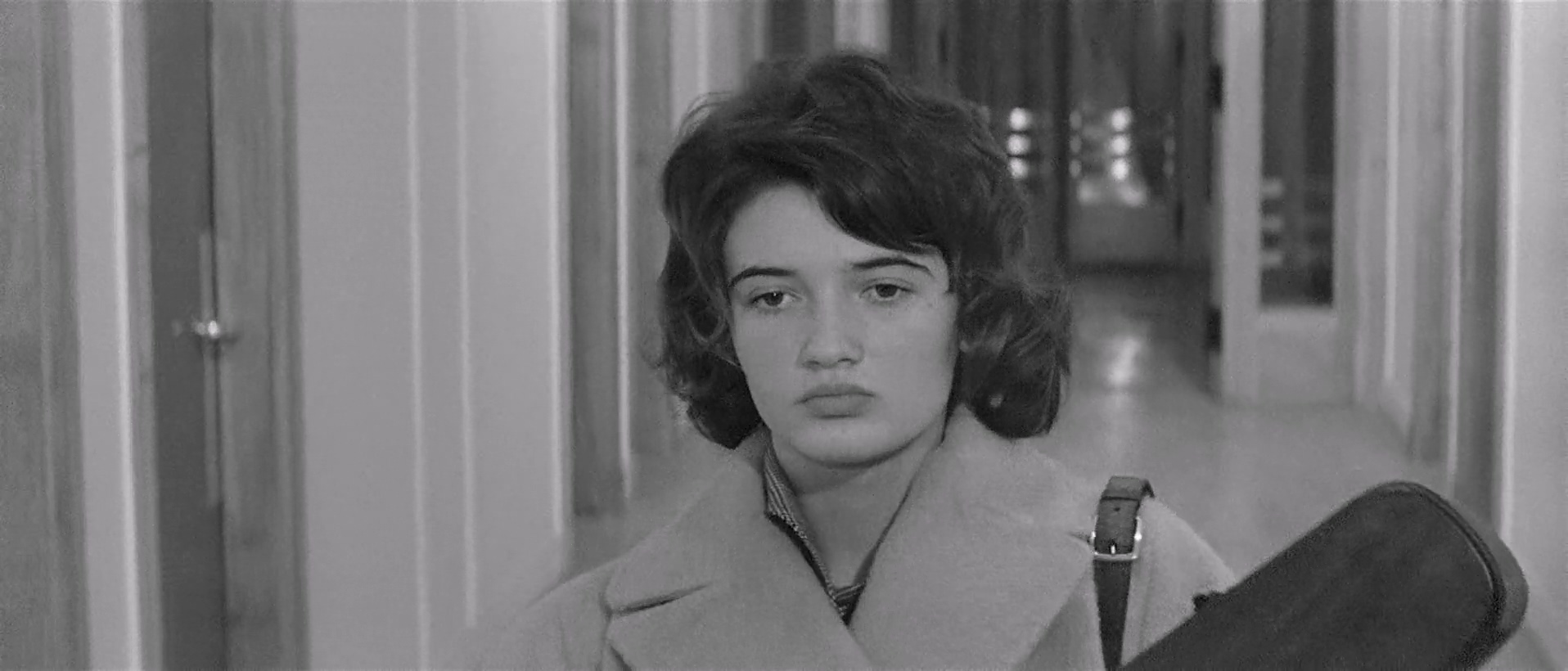 Shoot.The.Piano.Player.1960.1080p.BluRay.x264.AAC-[YTS.MX].mkv_20250511_170211.394.jpg
