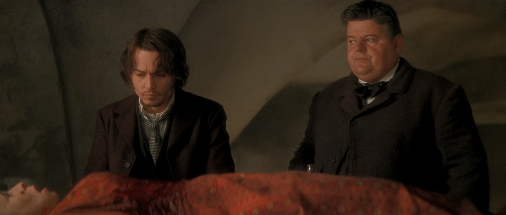 From.Hell.2001.1080p.BluRay.x265-RARBG.mp4_20250513_102754.792.jpg