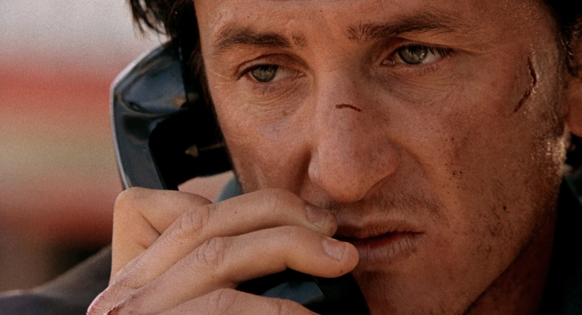 U.Turn.1997.BluRay.1080p.DTS-HD.MA5.1.x265.10bit-ALT.mkv_20250513_235234.682.jpg