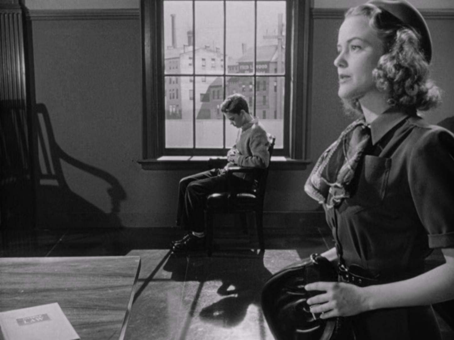 Gun.Crazy.1950.REMASTERED.1080p.BluRay.x265-RARBG.mkv_20250514_213141.397.jpg