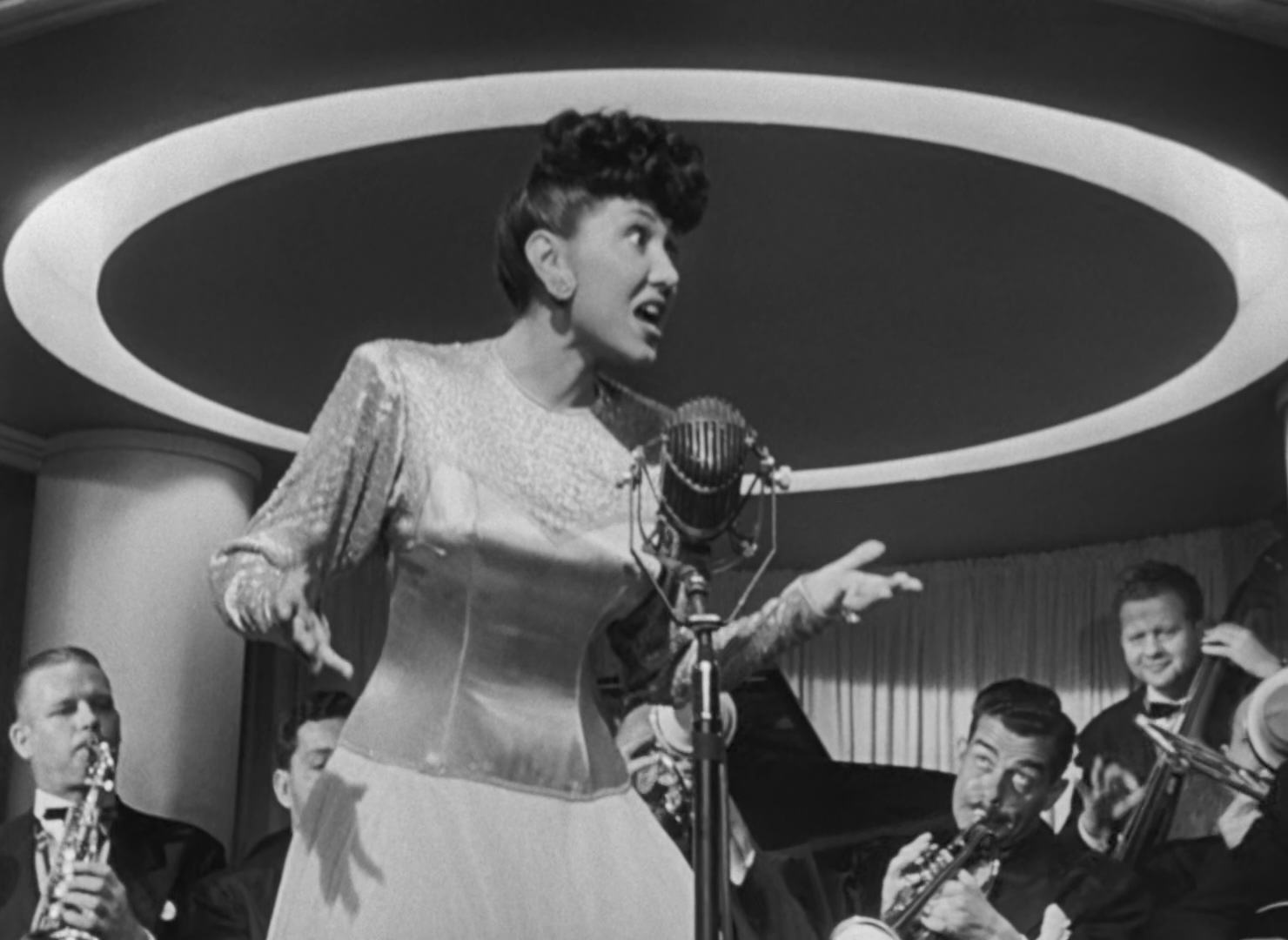 The.Best.Years.of.Our.Lives.1946.1080p.BluRay.x265.10bit.DTS-QuickIO.mkv_2025051.jpg