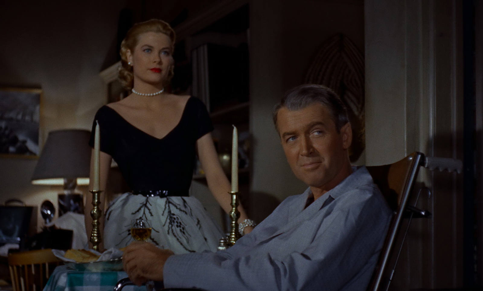Rear.Window.1954.UHD.BluRay.2160p.2Audio.DTS-HD.MA.2.0.x265.10bit.HDR-ALT.mkv_20.jpg