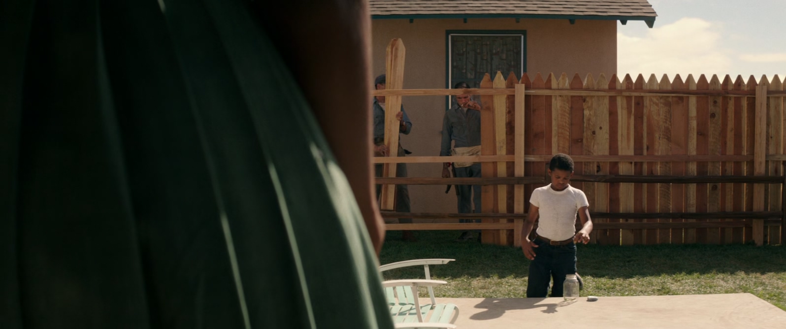 迷镇凶案.Suburbicon.2017.1080p.BluRay.x265.2audio-RARBG特效字幕.mkv_20250520_102.jpg