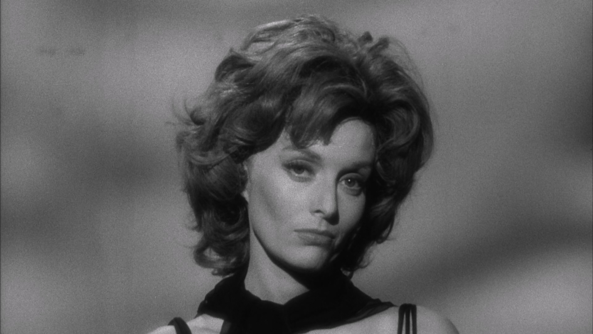 The.Naked.Kiss.1964.CC.BluRay.1080p.DTS-HD.MA1.0.x265.10bit-ALT.mkv_20250524_001.jpg