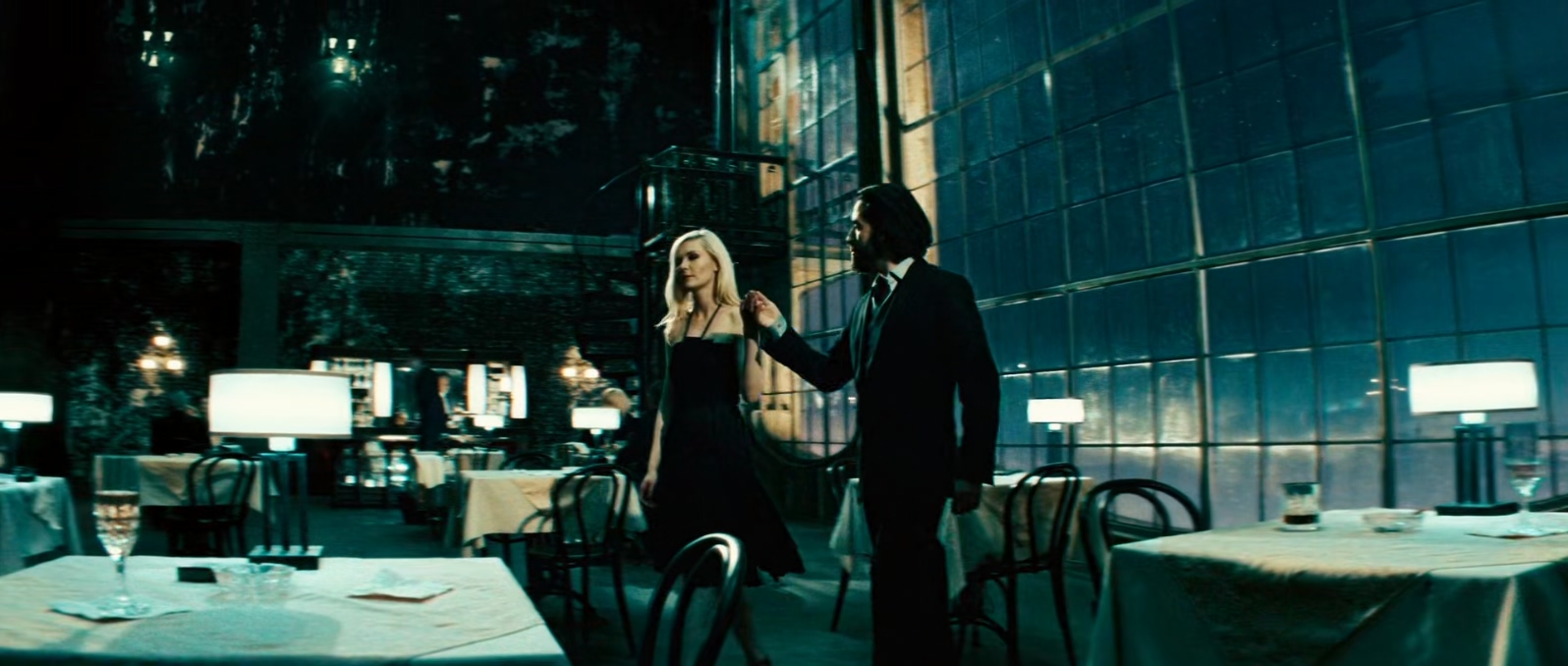 逆世界.Upside.Down.2012.1080p.BluRay.x265.2audio-RARBG特效字幕.mkv_20250525_102644.348.jpg