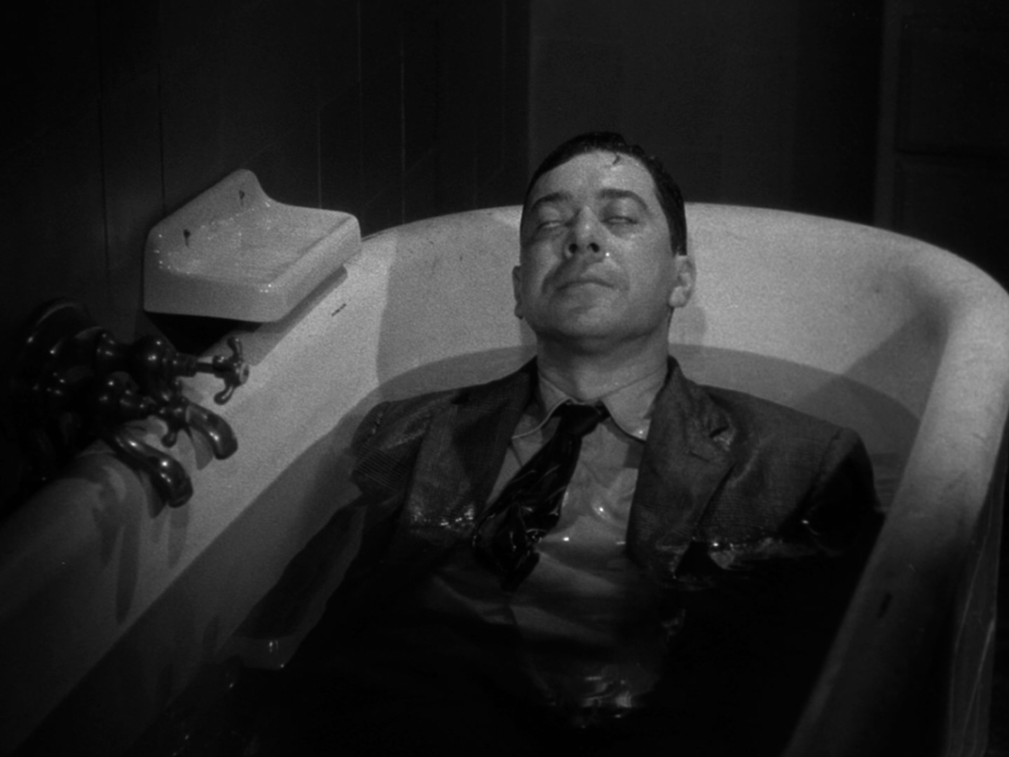 Les.diaboliques.1955.CC.1080p.BluRay.x265.10bit.FLAC.1.0-SONYHD.mkv_20250526_164.jpg