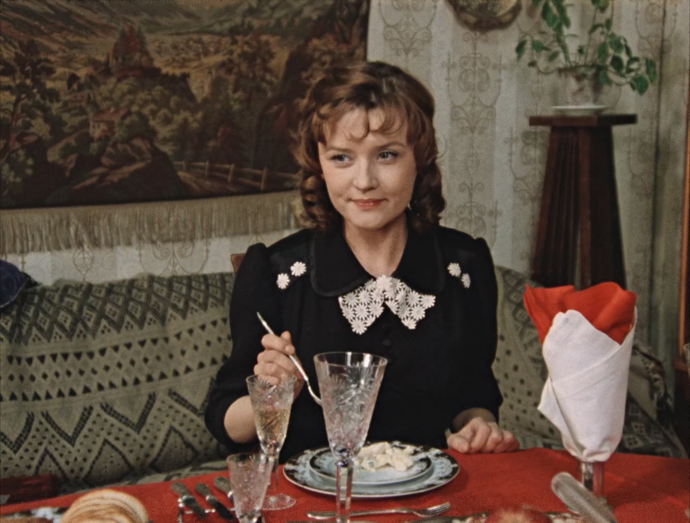 Moscow.Does.Not.Believe.in.Tears.1979.BluRay.1080p.x265.10bit.2Audio-MiniHD.mkv_.jpg