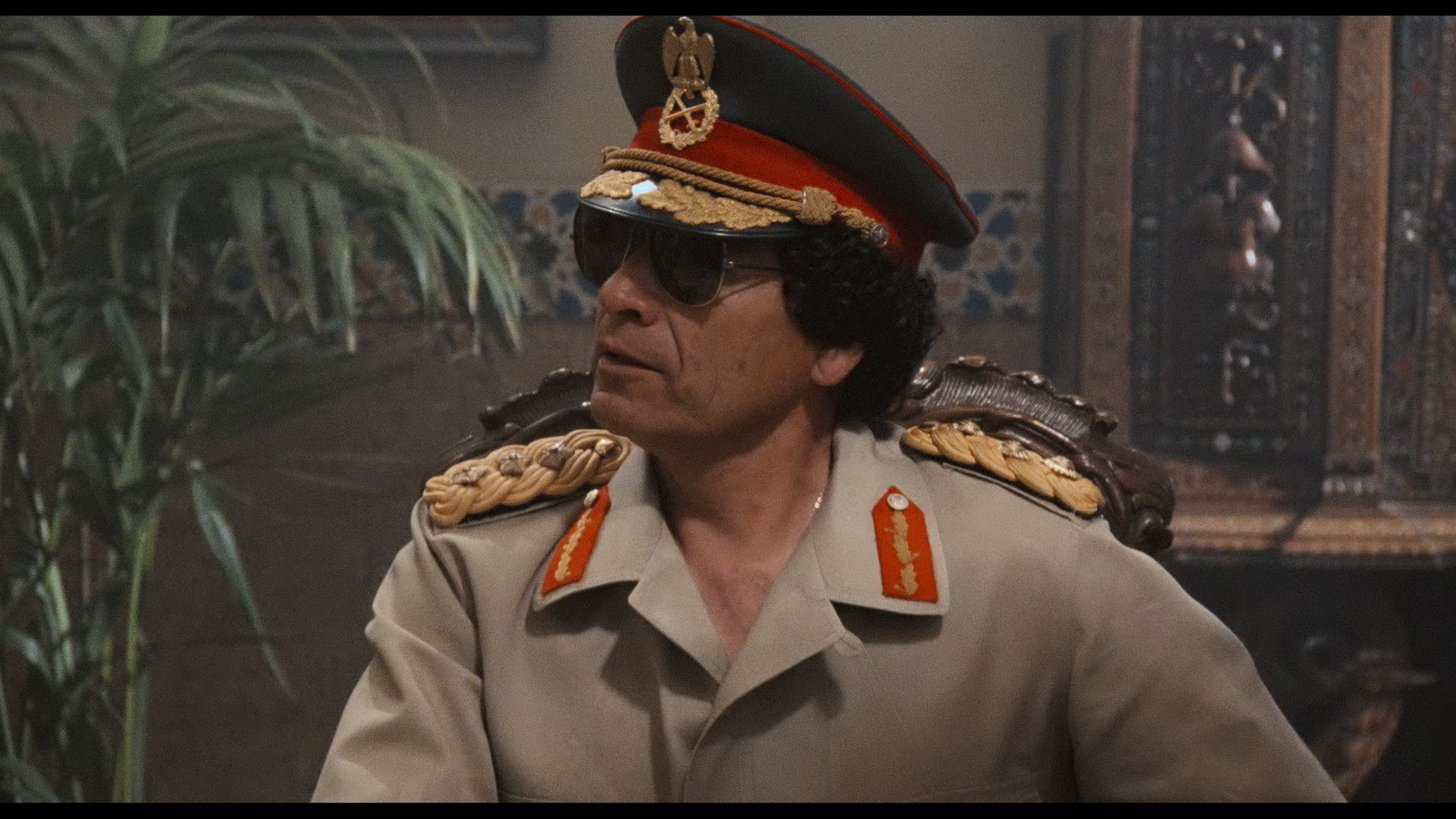 白头神探.The.Naked.Gun.From.The.Files.Of.Police.Squad.1988.2160p.4K.BluRay.x265..jpg