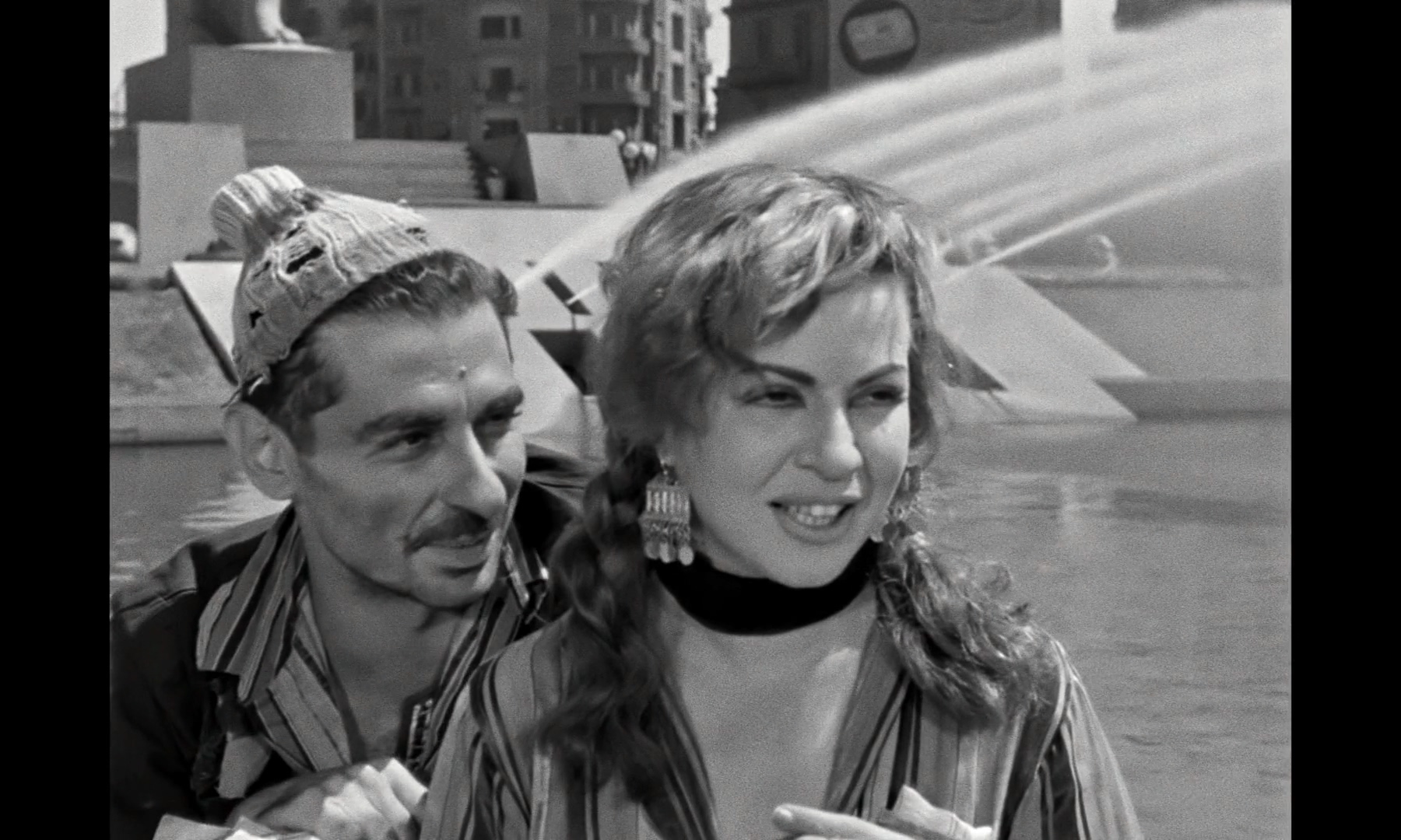 Cairo.Station.1958.1080p.AMZN.WEB-DL.DDP2.0.H.264-TEPES.mkv_20250605_091622.250.jpg