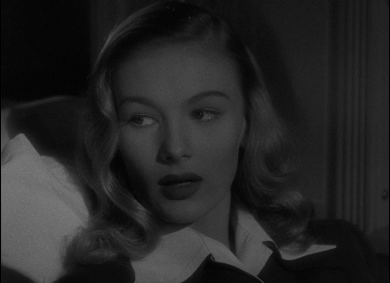 This.Gun.for.Hire.1942.1080p.BluRay.H264.AAC-RARBG-bylh.mkv_20250605_103248.806.jpg