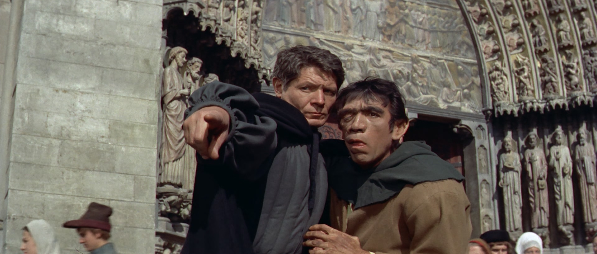 Notre.Dame.de.Paris.1956.BluRay.1080p.2Audio.DTS-HD.MA.2.0.x265.10bit-ALT.mkv_20.jpg