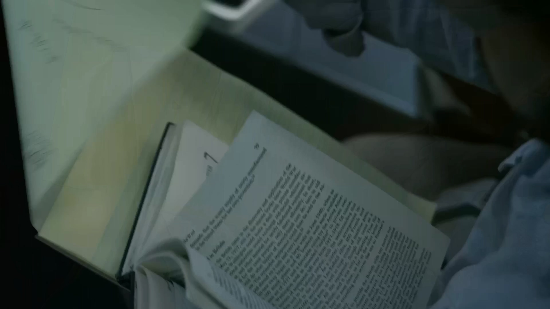 Flight.World.War.II.2015.1080p.BluRay.H264.AAC-RARBG.mp4_20250609_220025.359.jpg