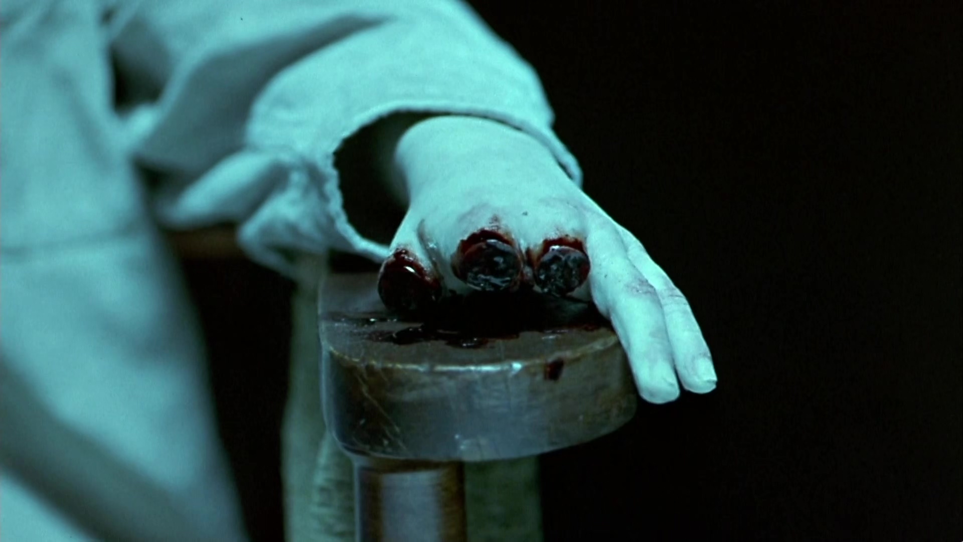 养鬼吃人5地狱(2000).mkv_20250613_014844.705.jpg