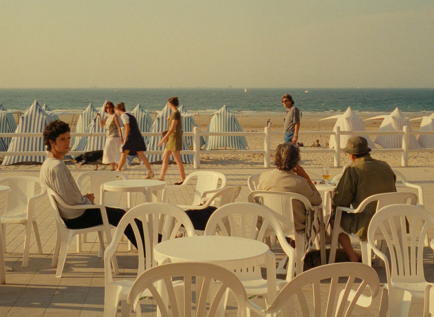 A.Summer's.Tale.1996.1080p.BluRay.x265.10bit.FLAC.2.0-SONYHD.mkv_20250613_2.jpg
