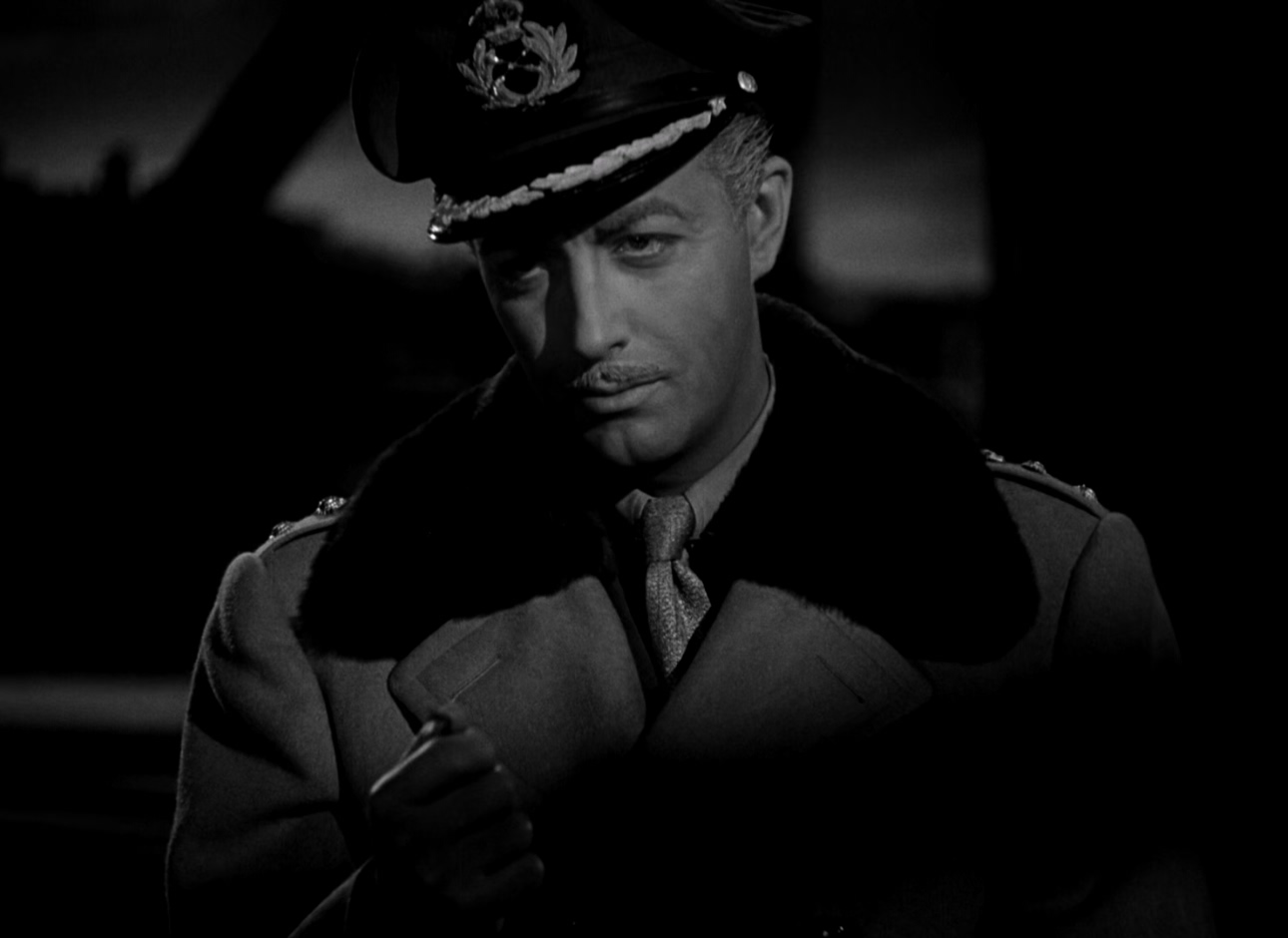 魂断蓝桥.Waterloo.Bridge.1940.1080p.BluRay.x265.4audio-RARBG特效字幕.mkv_2025061.jpg