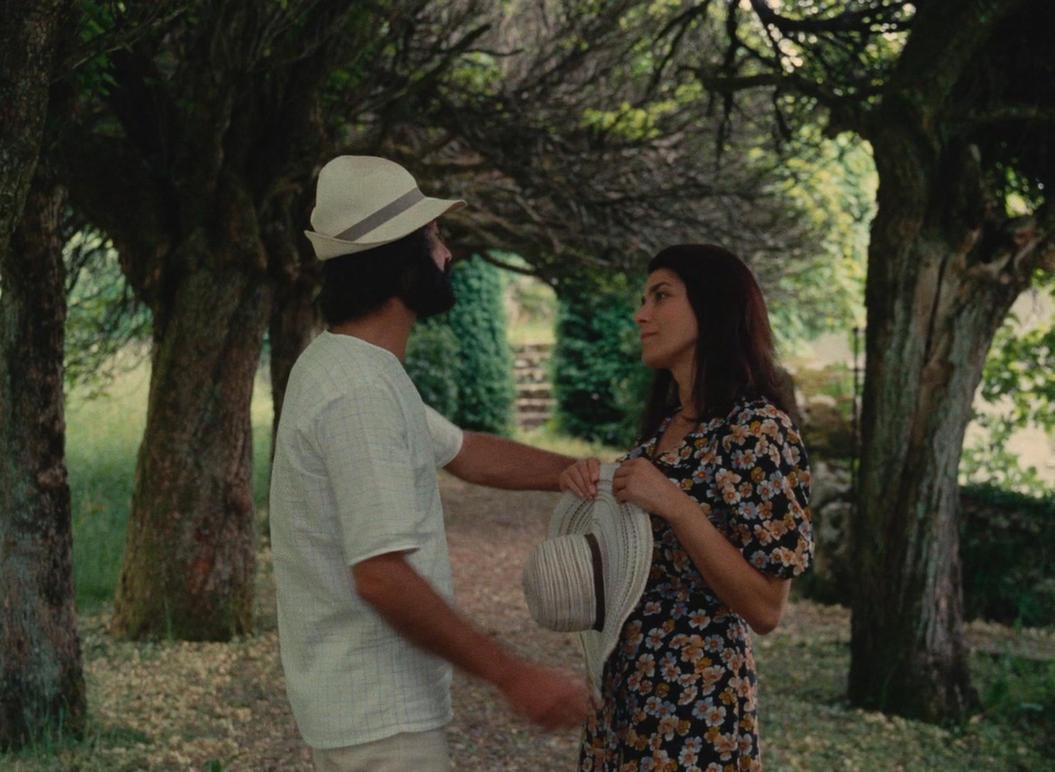 Claires.Knee.1970.CC.1080p.BluRay.x265.10bit.FLAC.1.0-SONYHD.mkv_20250615_220528.590.jpg