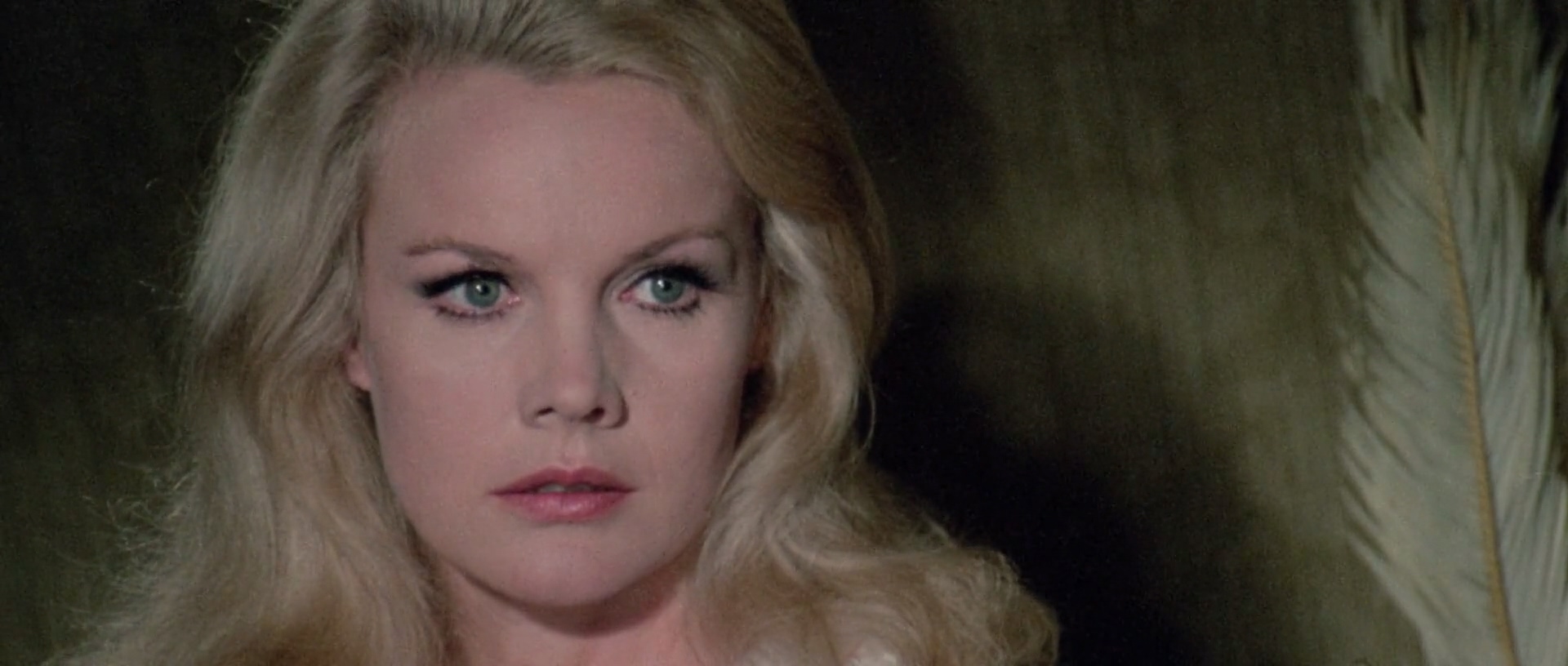 So.Sweet.So.Perverse.1969.ITALIAN.1080p.BluRay.H264.AAC-VXT-bylh.mkv_20250624_08.jpg