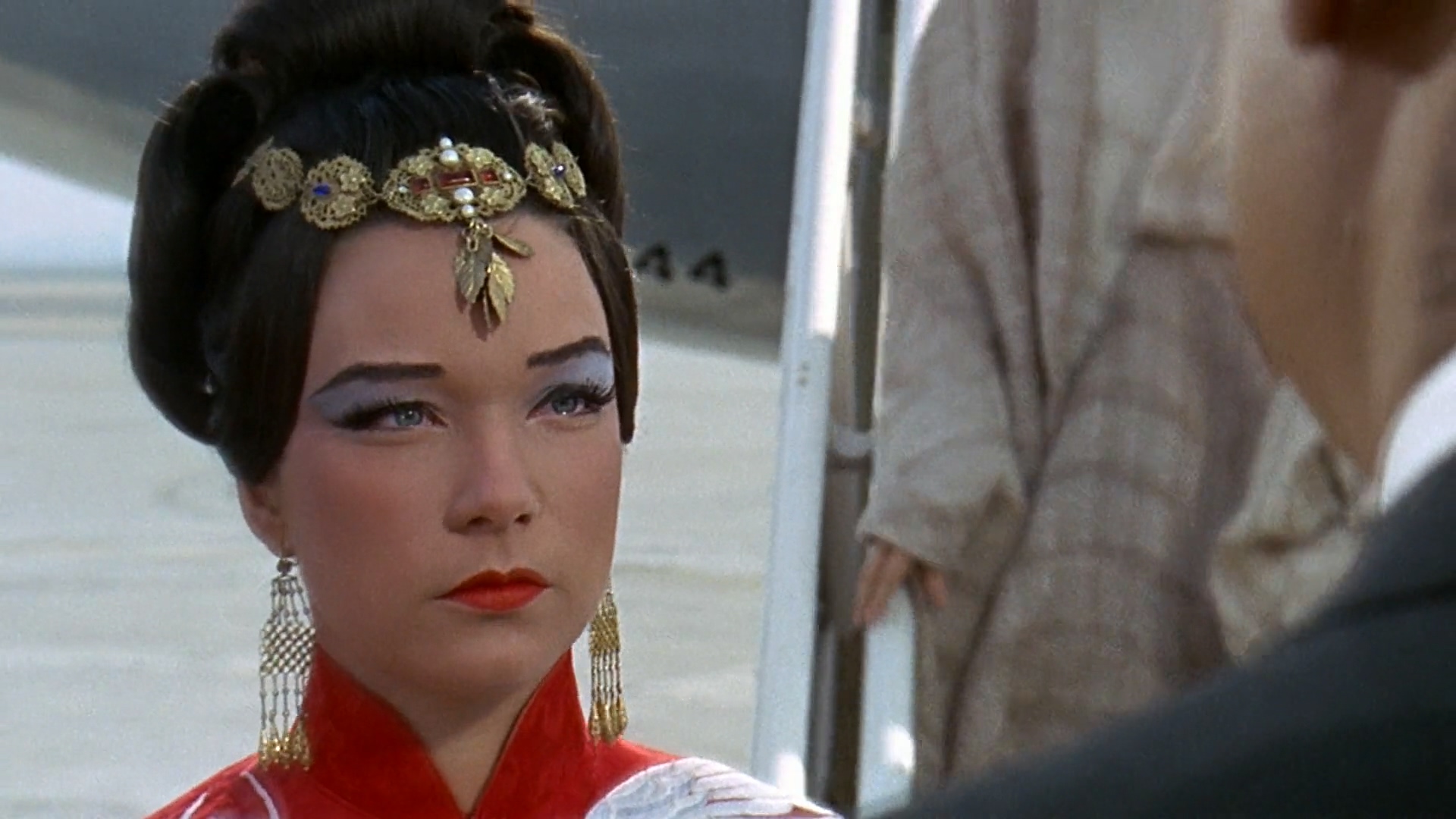 Gambit.1966.1080p.BluRay.H264.AAC-RARBG.mkv_20250624_093014.986.jpg