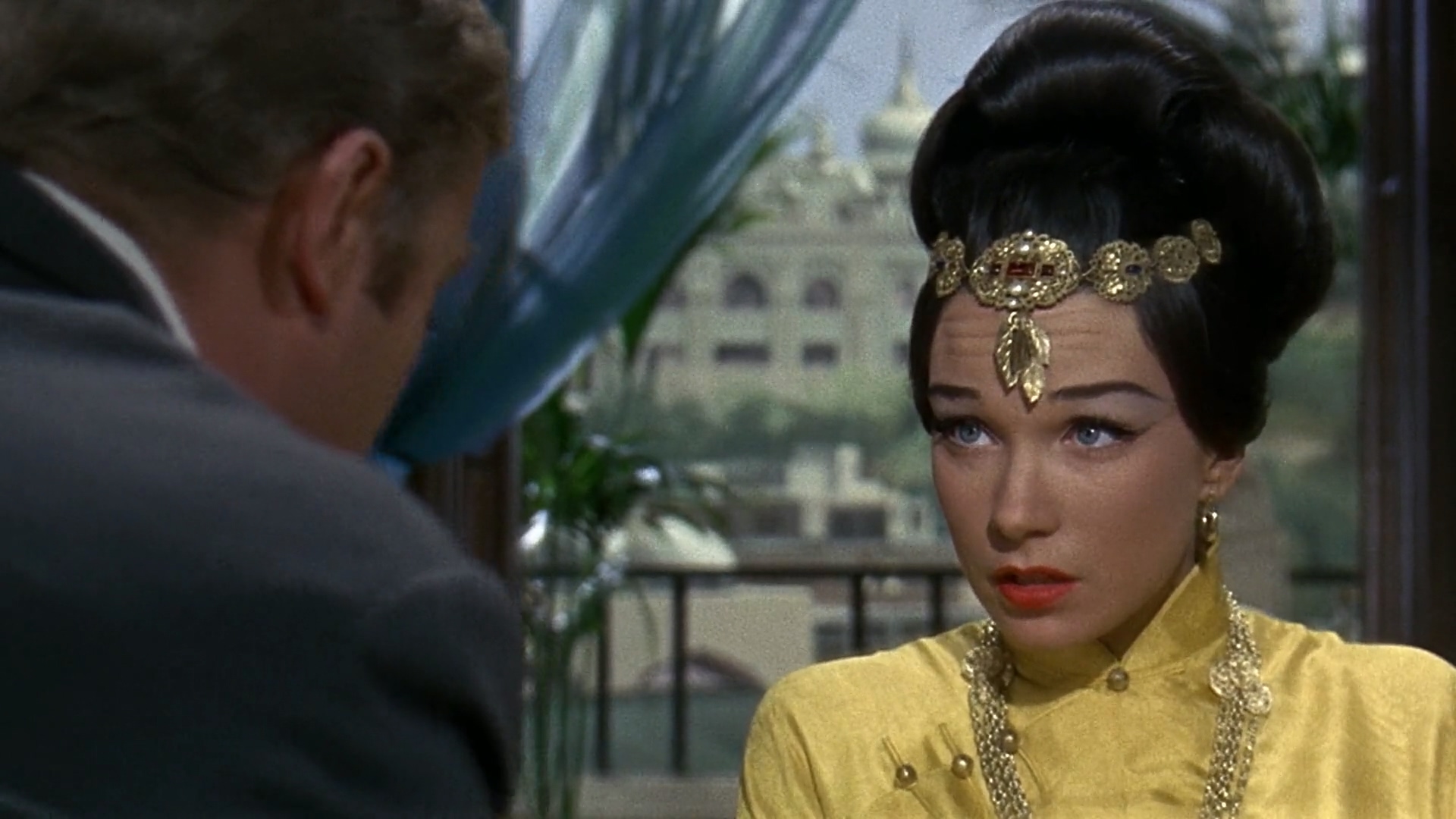 Gambit.1966.1080p.BluRay.H264.AAC-RARBG.mkv_20250624_093151.389.jpg