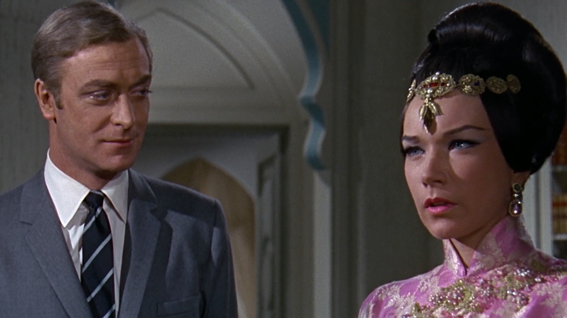 Gambit.1966.1080p.BluRay.H264.AAC-RARBG.mkv_20250624_093308.310.jpg