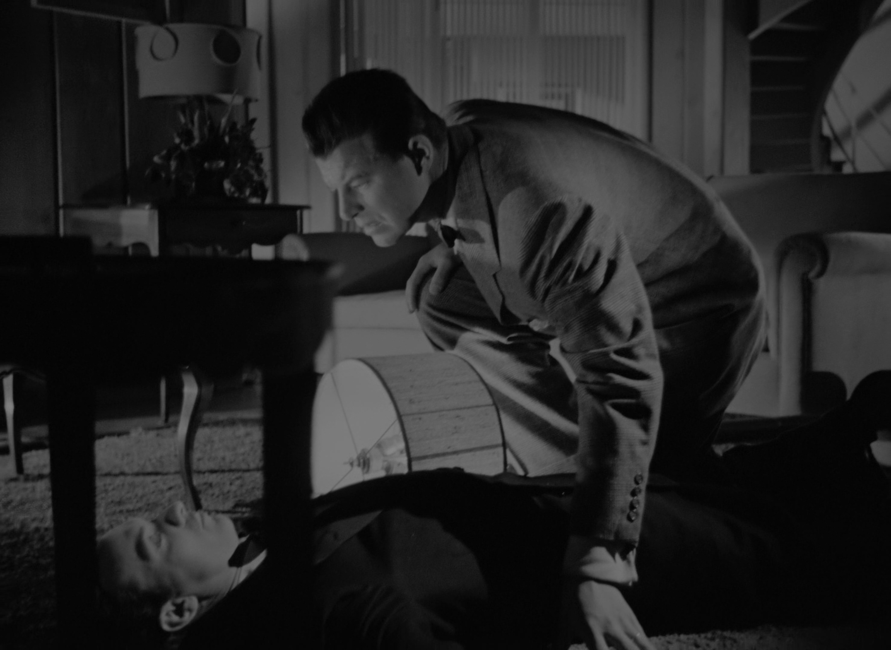 Mildred.Pierce.1945.2160p.UHD.BluRay.x265.10bit.HDR.LPCM.1.0-RARBG.mkv_20250624_.jpg