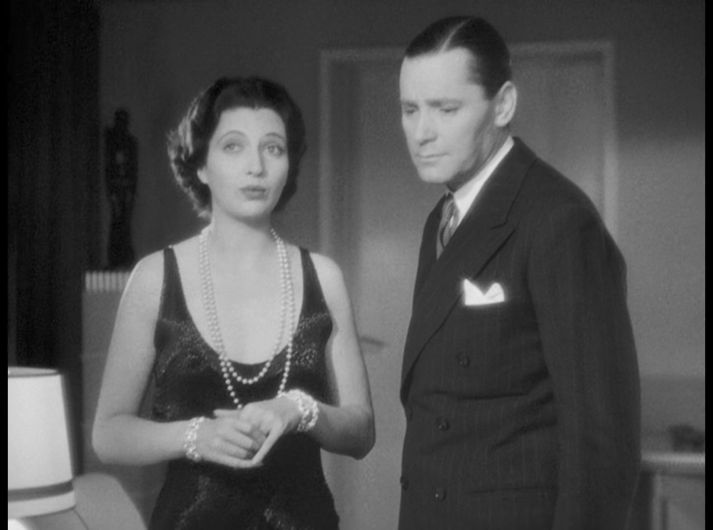 Trouble.in.Paradise.1932.1080p.BluRay.x265-RARBG.mp4_20250624_104933.924.jpg