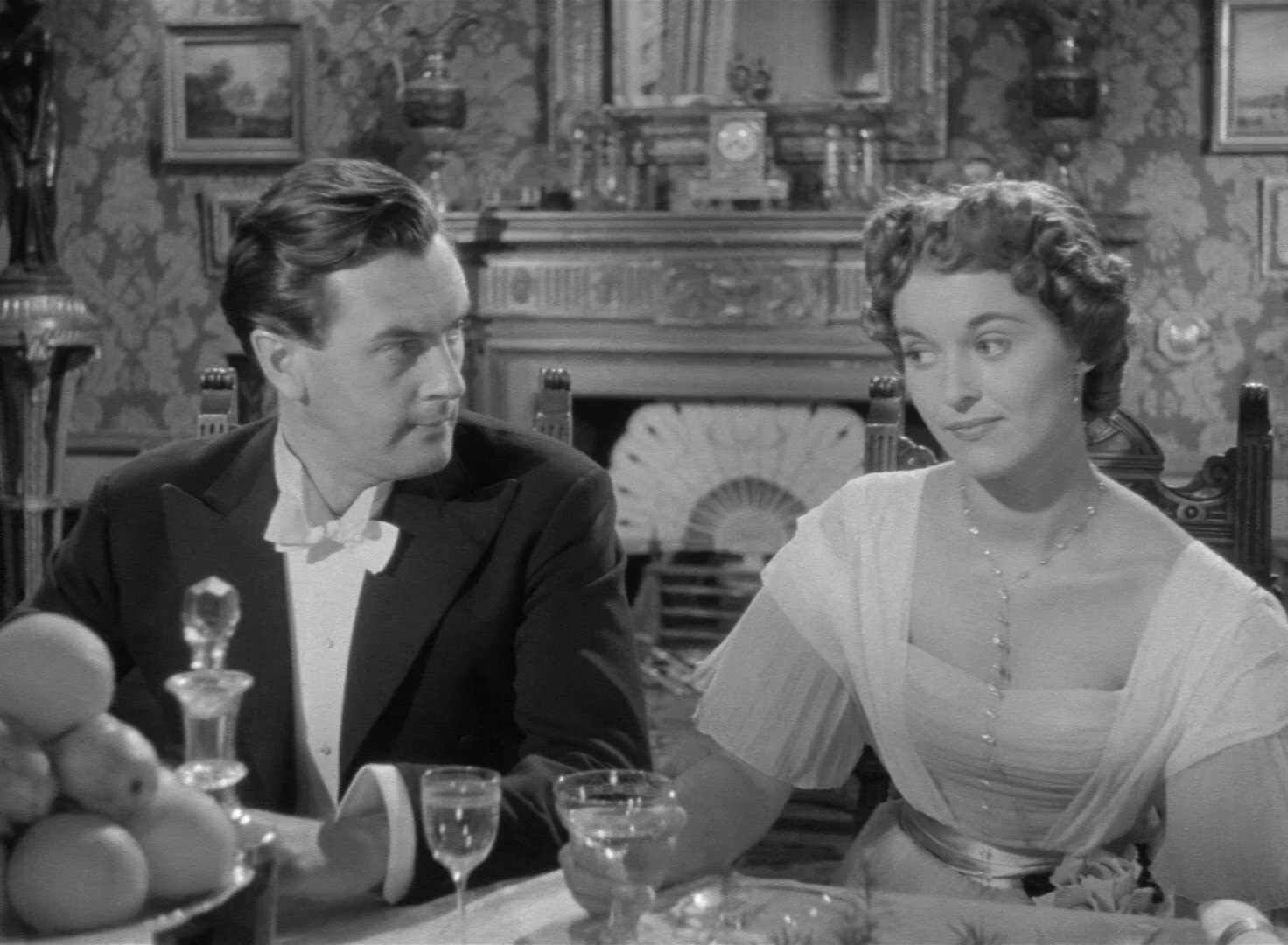 An.Inspector.Calls.1954.1080p.BluRay.H264.AAC-RARBG.mkv_20250625_151442.313.jpg