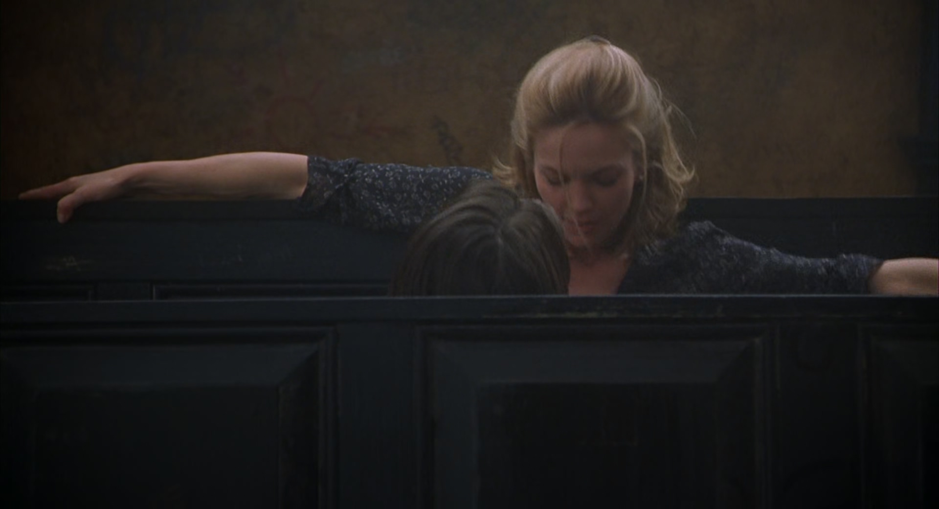 不忠.Unfaithful.2002.1080p.BluRay.x265.国英双语双字.mkv_20250629_200312.479.jpg