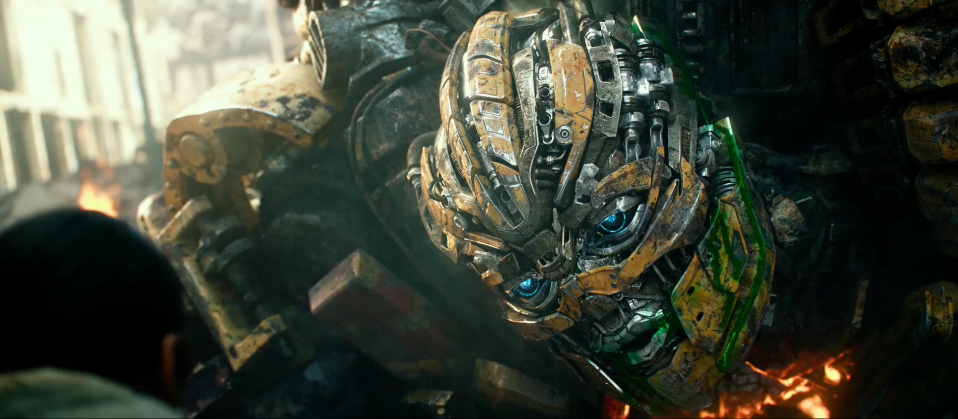 变形金刚5：最后的骑士.Transformers：The.Last.Knight.2017.2Audio.CNSC.mkv_2025062.jpg