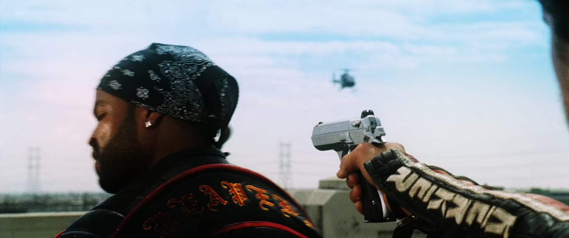 极速酷客.Torque.2004.1080p.BluRay.x265.央视、六区、特效双字.mkv_20250702_011459.592.jpg