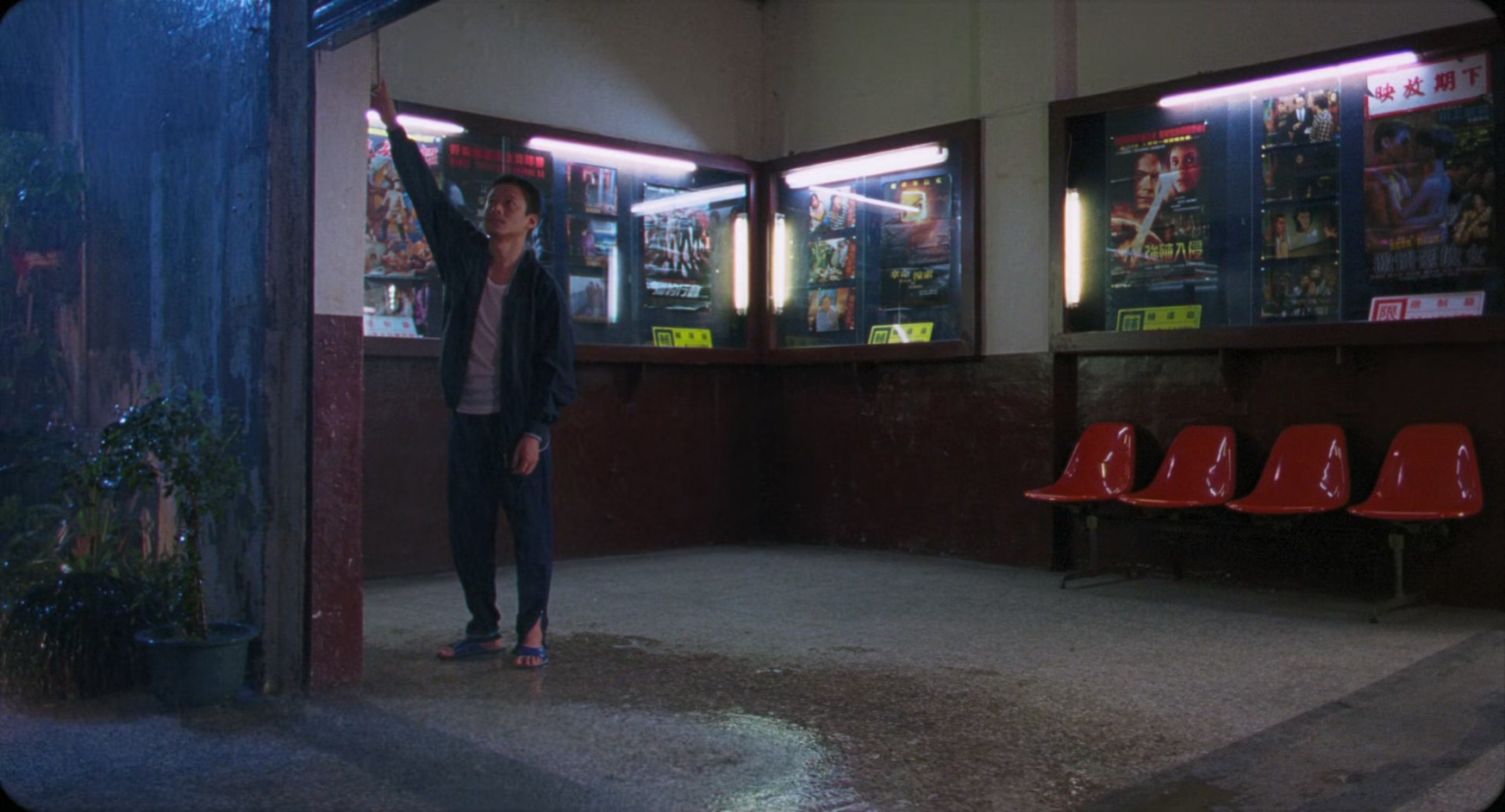 不散Goodbye.Dragon.Inn.2003.CHINESE.1080p.BluRay.x265-VXT.mkv_20250703_103722.745.jpg