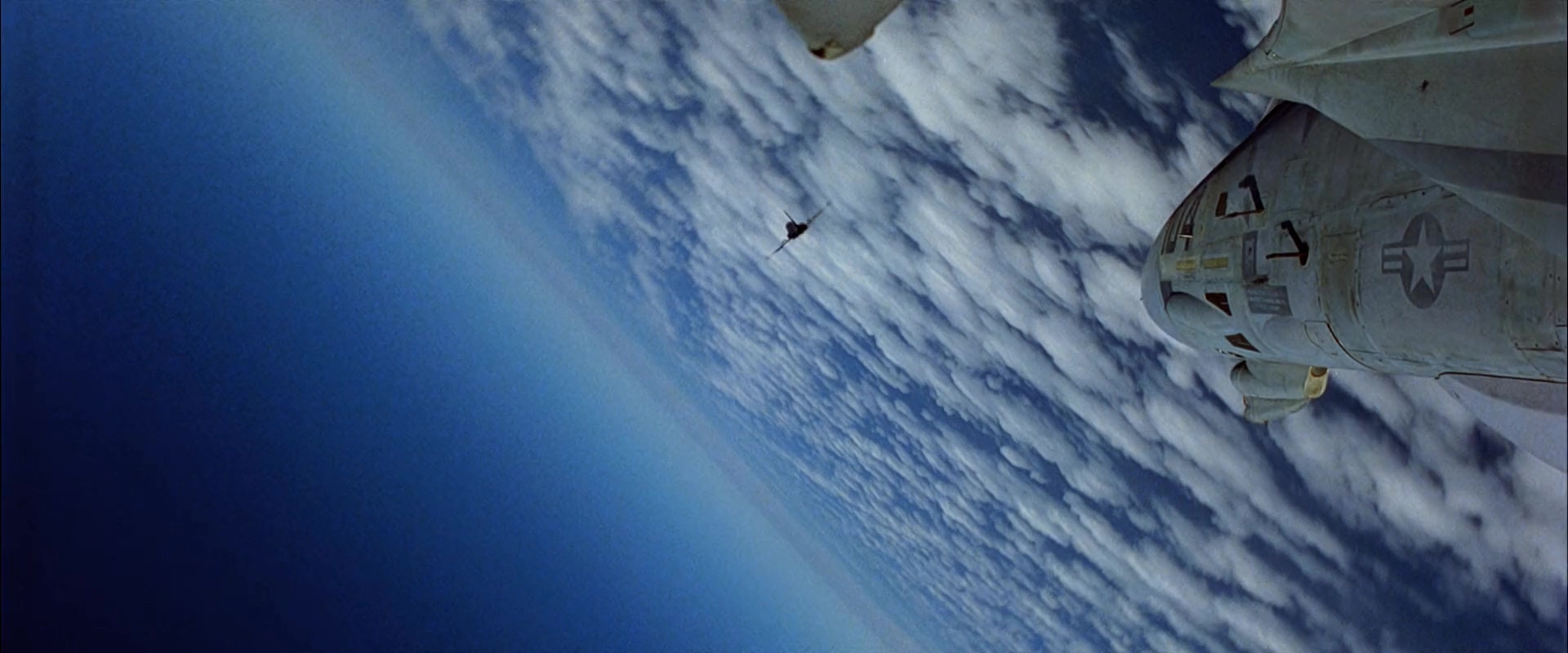 壮志凌云.Top.Gun.1986.4Audio.CN.mkv_20250703_204940.134.jpg