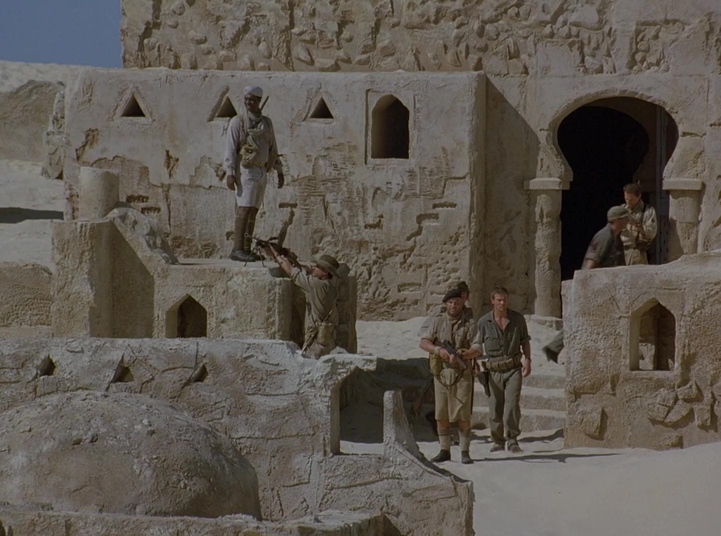 撒哈拉.Sahara.1995.CN.mkv_20250709_125824.143.jpg