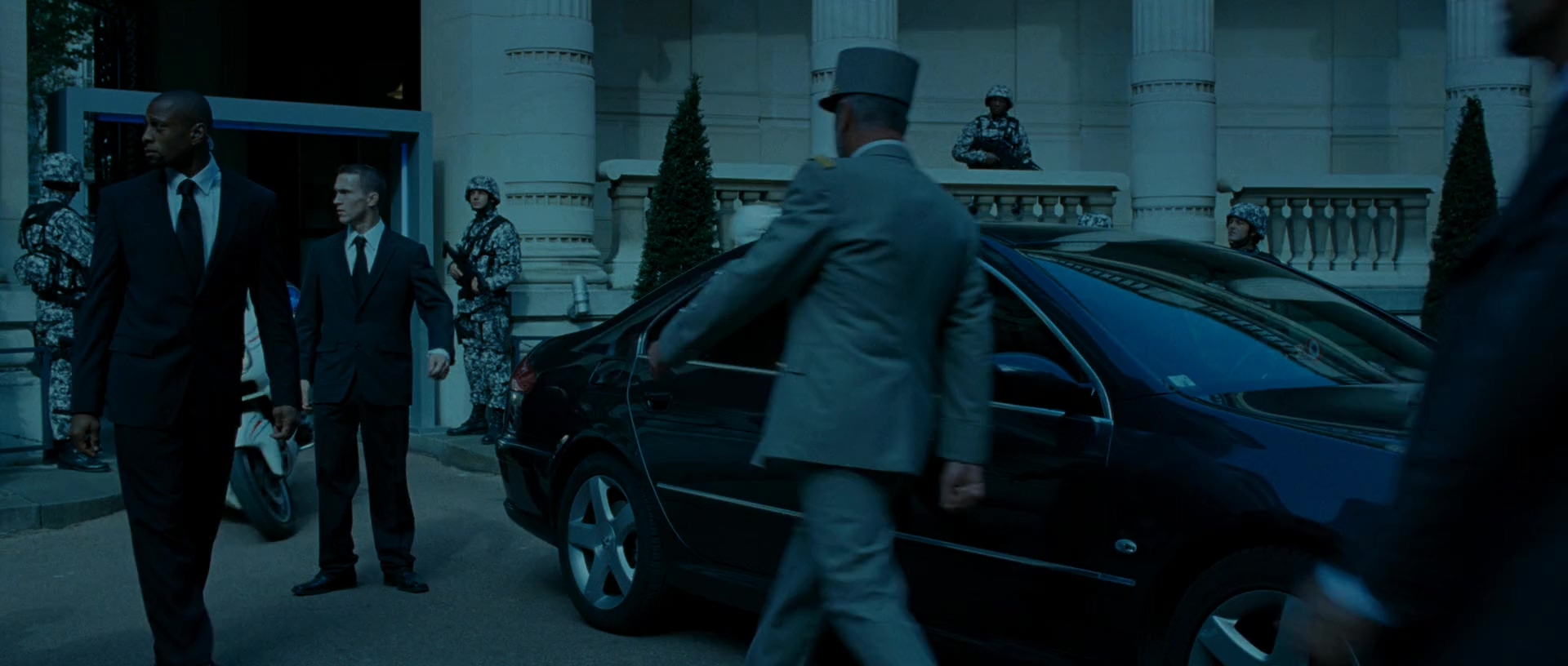 暴力街区13：终极.District.13.Ultimatum.2009.2Audio.CN.mkv_20250717_154832.271.jpg