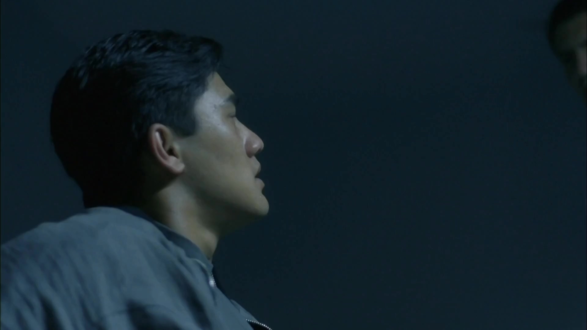 皇家师姐5：中间人.1990.CN.mkv_20250717_161508.099.jpg