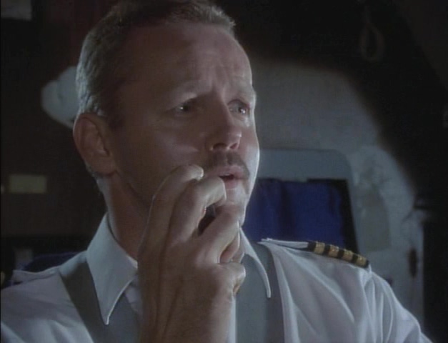 时间裂缝.The.Langoliers.1995.CNSC.mkv_20250723_105745.692.jpg