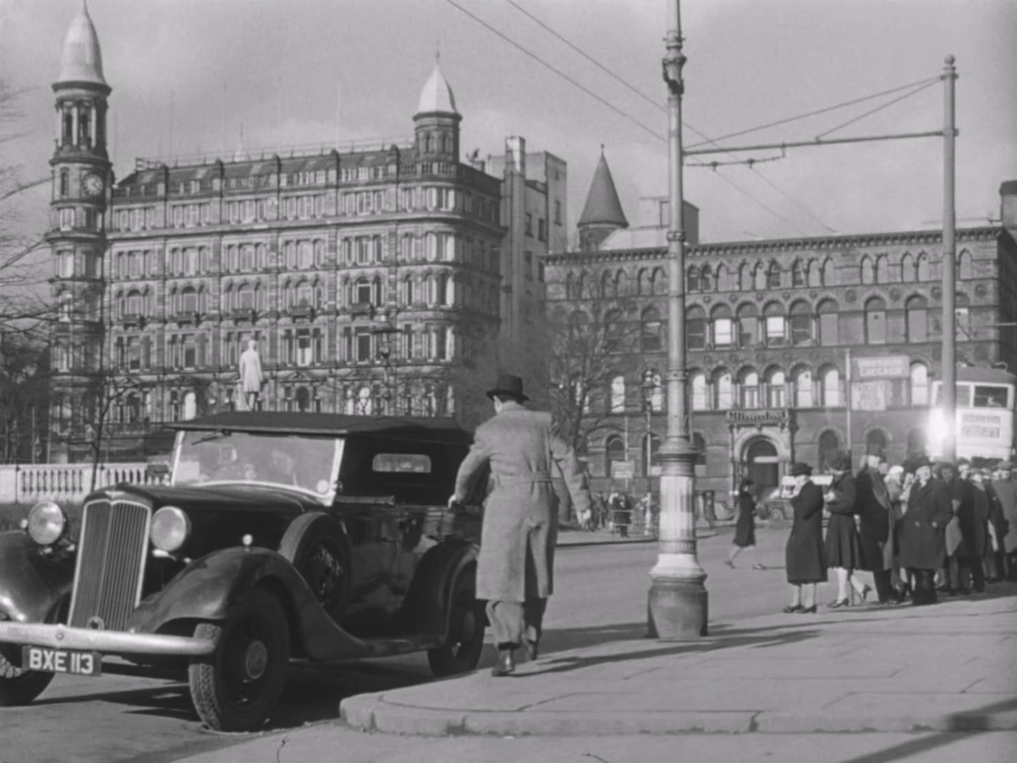Odd.Man.Out.1947.CC.Bluray.1080p.x264-bylh.mkv_20250729_101454.494.jpg
