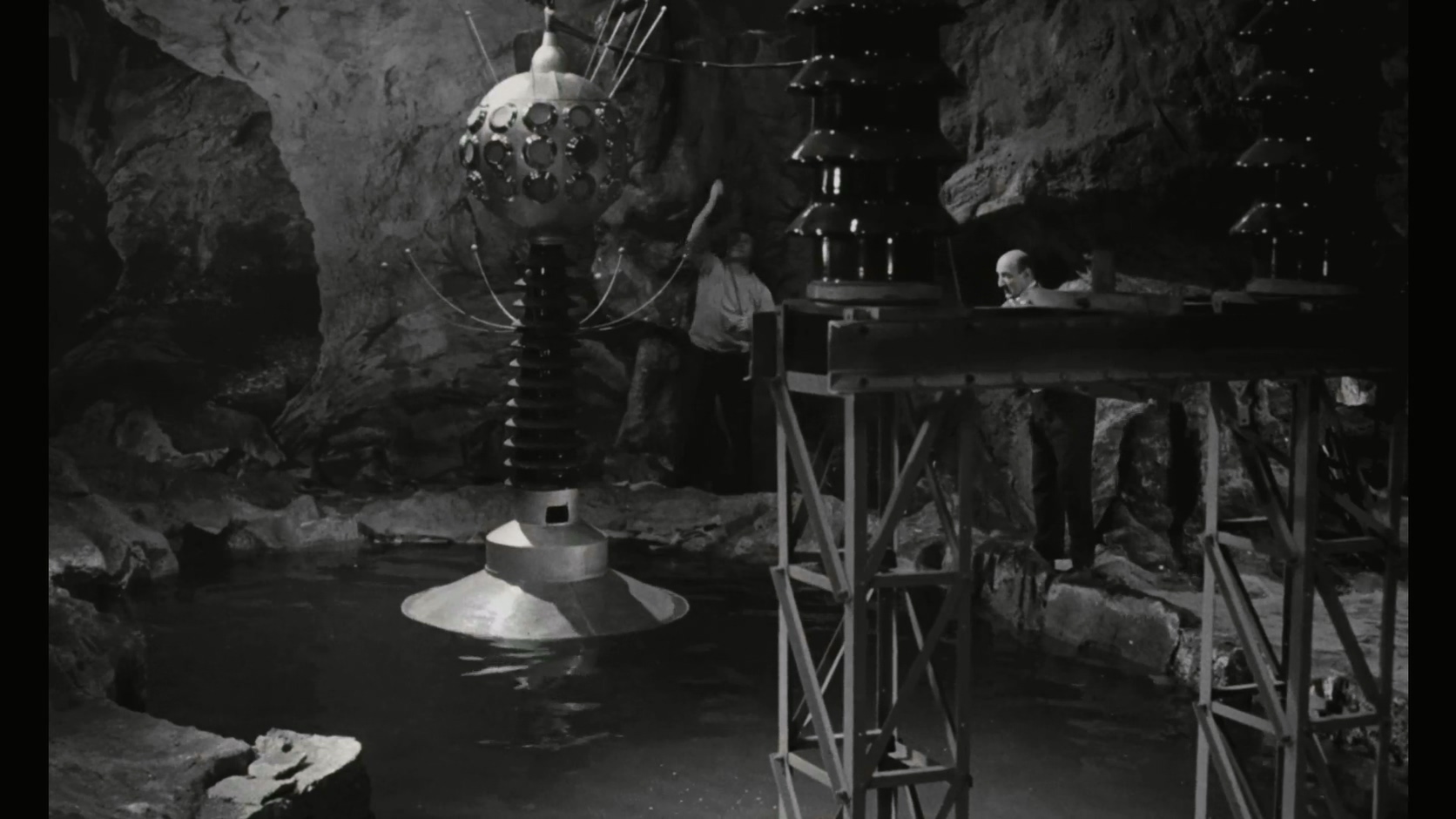 1963.OSS117之不解之谜(103分钟).1080P.法语中字.mkv_20250730_234620.439.jpg