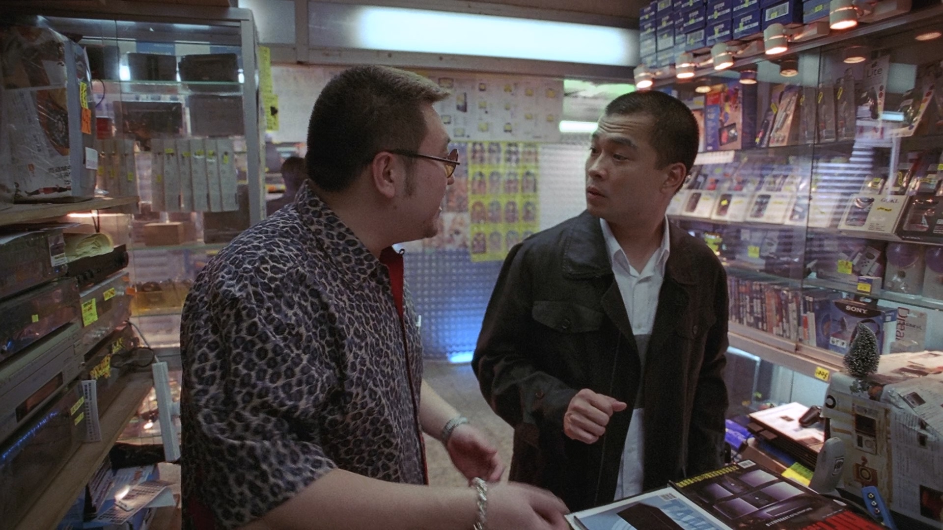 You.Shoot.I.Shoot.2001.BluRay.1080p.2Audio.DTS-HD.MA.5.1.x265.10bit-10011@BBQDDQ.jpg