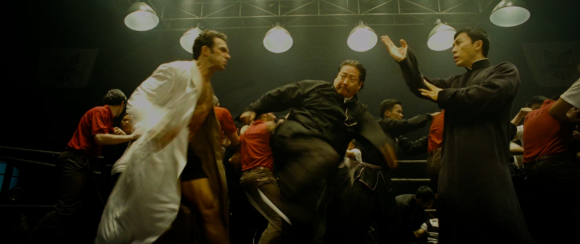2010.叶问2：宗师传奇(108分钟).4K.国粤中字.mkv_20250803_022340.255.jpg