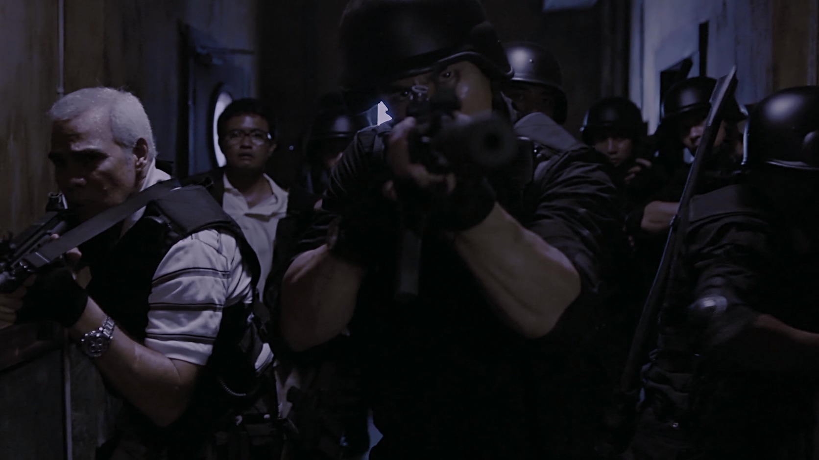 2011.突袭1(未分级满屏版101分钟).1080P.上译印中字.mkv_20250808_001135.919.jpg
