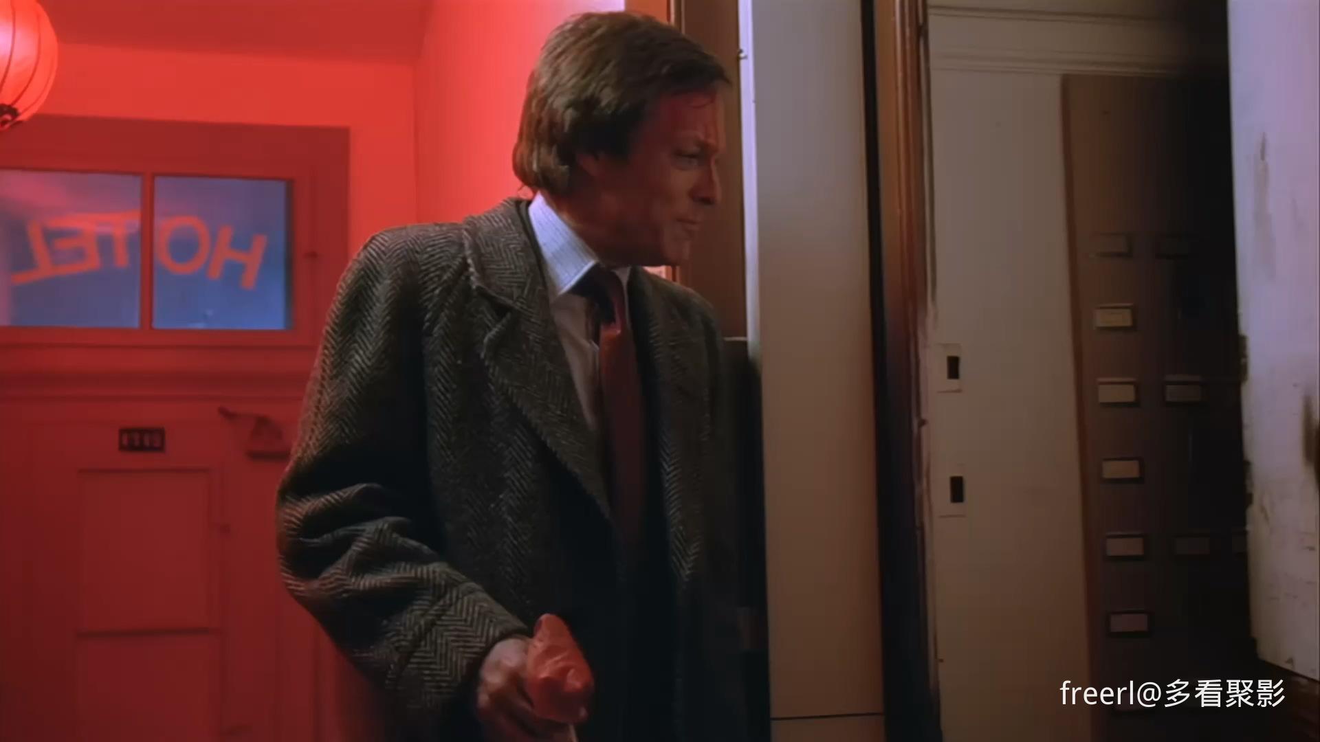 伯恩的身份.The.Bourne.Identity.1988.1080p.HDRip.国英双语中字.mkv_20250912_224641.397.jpg