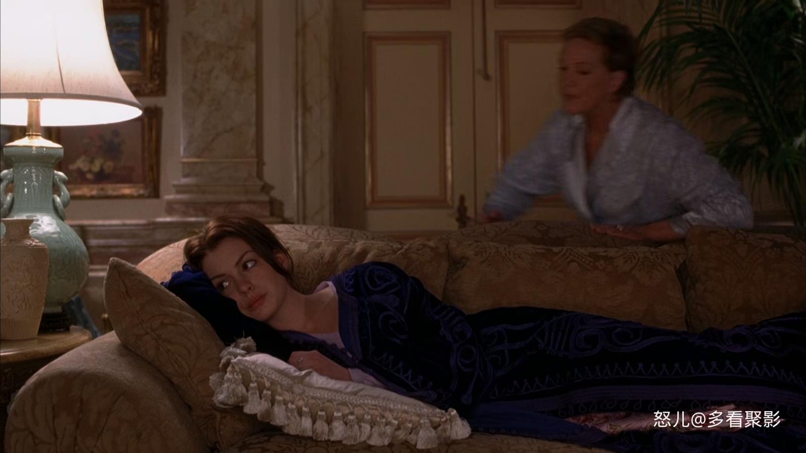 公主日记2.The.Princess.Diaries.2.Royal.Engagement.2004.1080p.BluRay.x265.2audio-.jpg